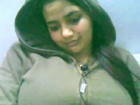 Witness Indian Desi chick Zoya perform