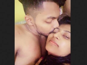 Warm duo shares bare MMS of lady