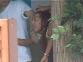 Servant Chinese honey gets outdoor