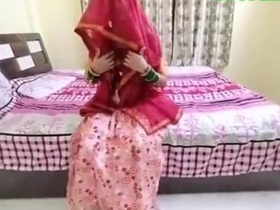 Shy Indian housewife indulges in motel