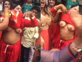 Bashful Pakistani wifey gives deep