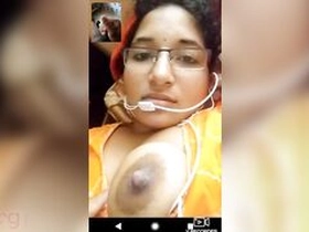 Indian honey with giant globes gives a