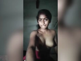 Indian housewife flaunts her meaty