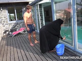 Arab maid gives a fellatio to LEX in