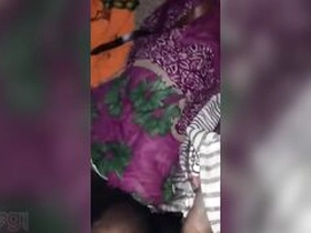 Indian housewife gets  with mobile phone