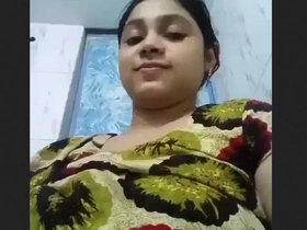 Bathroom stunner flaunts her gigantic