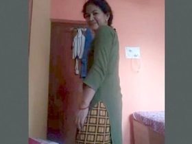 Assamese wifey flaunts her gigantic ass