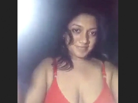 Observe a super-sexy bhabhi get insane