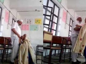 Pakistani college headmaster gets down