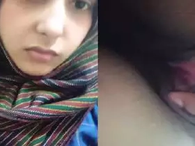 Youthfull bengali female flaunts her