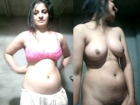 Uber-cute Indian bhabi with a excellent