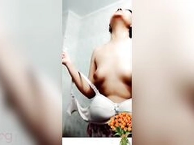 Pakistani babe's bare mms reveals her