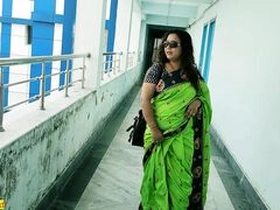 Bhabhi's messy talk and spunking in