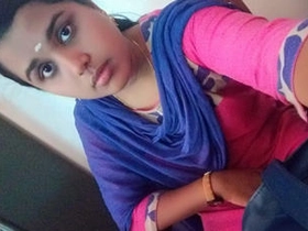 Super-cute Indian woman takes off bare