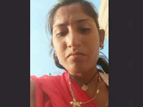 Desi Aunty's urinate fetish caught on
