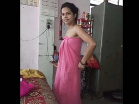 Uber-sexy Desi Bhabhi takes rigid