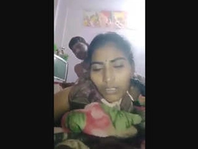 Mature bhabhi takes it in the bunghole