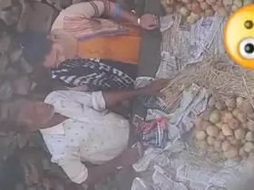 Aunt-in-law gets a handjob from a street